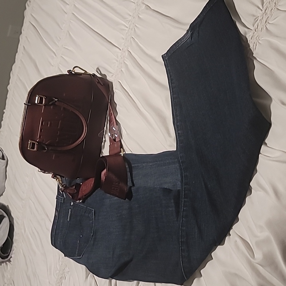 Pre-Owned 7 For All Mankind Junior Women's  Jeans - Classic and Trendy-Size 26 - Picture 7 of 11